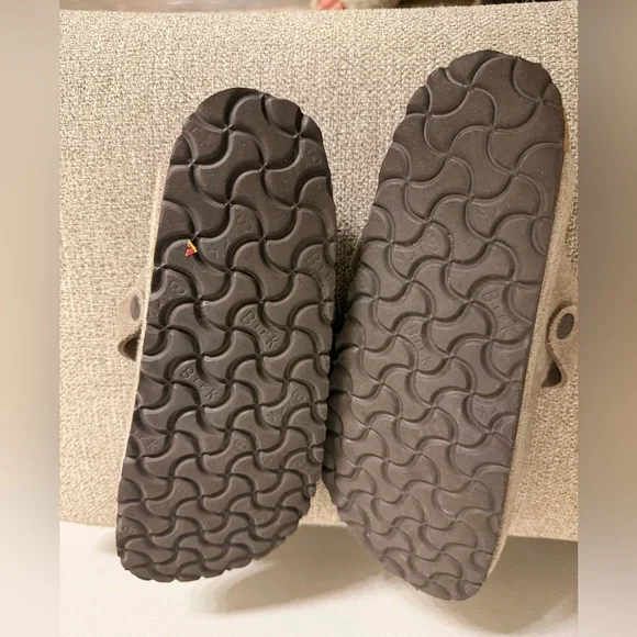 Birkenstock Boston Soft Footbed Clogs
In Taupe - Picture 13 of 15